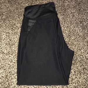 black/grey capri spandex